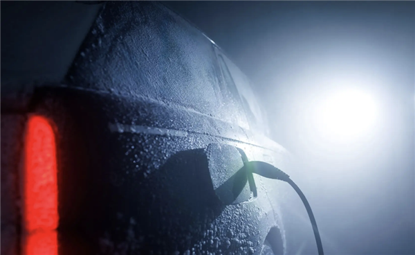 六郃彩：猜賣多少錢！路虎攬勝EV官圖發佈 ：繼續沿用燃油版造型