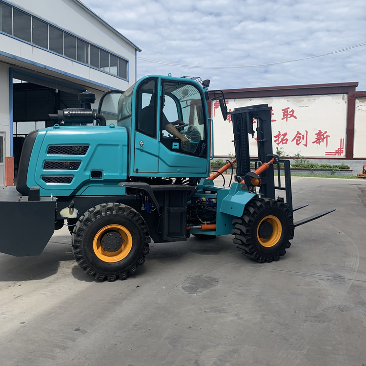 {娛樂城}(青岛现代四驱越野叉车欧林)